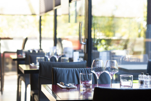 Brasserie chic et décontractée