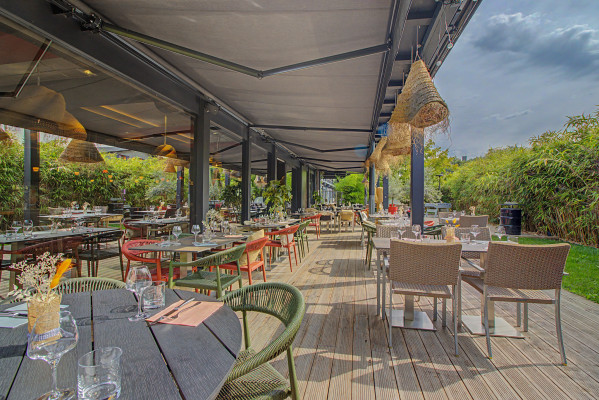 Brasserie chic et décontractée